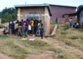 Muhanga: Imyumvire irihasi mu bituma abasigajwe inyuma n’amateka batirinda COVID-19