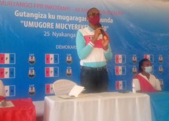 Meya Mutabazi yasabye Inzego zo hejuru za FPR-Inkotanyi kujya zibahwitura