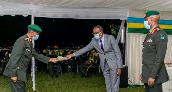410 mu basirikare ba RDF bagiye mu kiruhuko cy’Izabukuru 1039 basoza amasezerano y’akazi