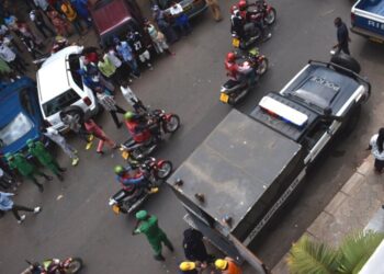 Kigali:Umusore yagiye gukora isuku ku igorofa arahanuka
