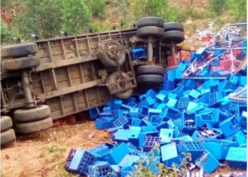 Rwamagana:imodoka ya Blarirwa yakoze impanuka babiri barakomereka,hangirika ibinyobwa byinshi