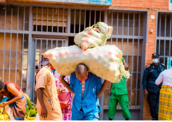 Kigali-COVID-19: Abacururizaga n’abakoreraga mu masoko yafunzwe basabwe kuguma mu rugo