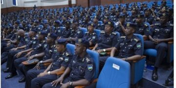 Sobanukirwa uko amapeti y’abapolisi mu Rwanda arutanwa n’imishahara yabo