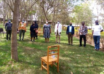 Nyagatare: Sinamenye Albert yahembwe na SNER(syndicat national des enseingant au Rwanda nk’umwarimu wahize abandi mu mwaka wa 2020