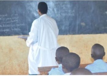 Abarimu bagera 1566 bamaze igihe mu kazi nta byangombwa bagira