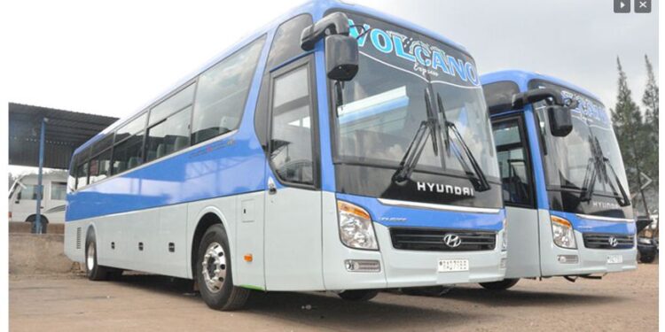 Ingendo z’imodoka rusange zihuza umujyi wa Kigali n’izindi Ntara zihagaze gute nyuma yo kongera gukomorerwa.