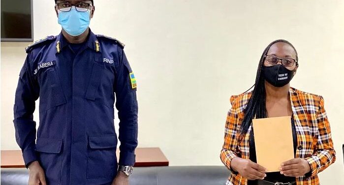 Umuturage wari wataye amafaranga agatorwa n’umupolisi yayasubijwe