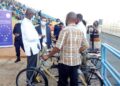 Minisitiri Busingye yahaye Abunzi amagare