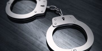 Police arrest 5 suspected of  robbery