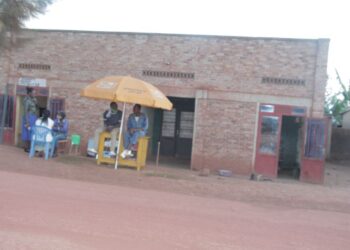 Mwakwigurira,Mukagurisha  inzu nziza n’ibindi bikoresho ku giciro cyiza