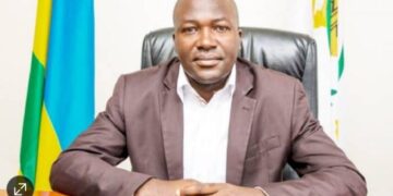 Abayobozi batatu bo ku ruhembe muri REB bahagaritswe ku mirimo yabo