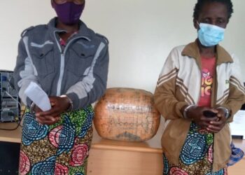 Abagore babiri bafatanywe udupfunyika 6.500 tw’urumogi mu karere ka Musanze