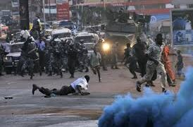 Amerika yihanangirije impande zihanganye muri Uganda