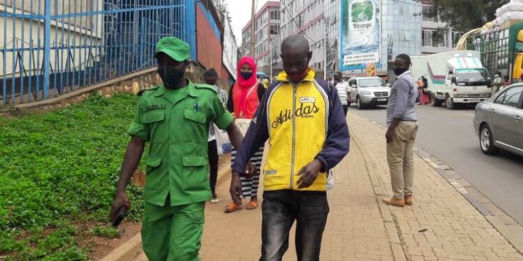 Kimisagara: Hafashwe umugabo ukekwaho gutira telefone ngo ahamagare, akaziba