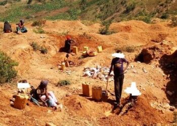 Ababyeyi n’abarezi ntibavuga rumwe ku kibazo cy’abana bata ishuri