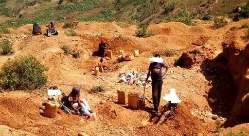 Ababyeyi n’abarezi ntibavuga rumwe ku kibazo cy’abana bata ishuri