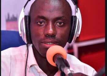 Umunyamakuru Regis Muramira yasengeye inama y’aba Minisitiri ngo ifungure Championa y’umupira w’amaguru