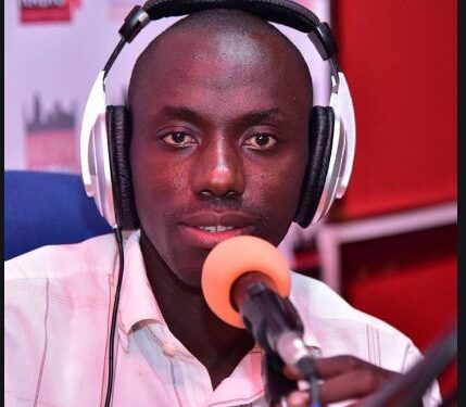 Umunyamakuru Regis Muramira yasengeye inama y’aba Minisitiri ngo ifungure Championa y’umupira w’amaguru
