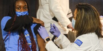 West Virginia gives young people $100 to get vaccinated