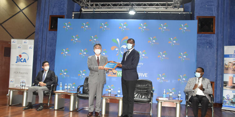 JICA donates to RRA border x-ray scanner