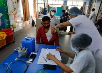 Covid-19: India vaccinates 100 million