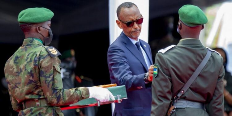 Perezida Kagame yahaye ipeti rya Sous-Lieutenant  721