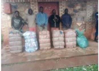Batawe muri yombi bazira kohereza ibicuruzwa mu Rwanda