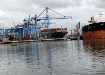Kenya to pay oil marketing firms to  maintain  fuel prices