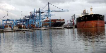 Kenya to pay oil marketing firms to  maintain  fuel prices