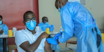 Rwandans receive second dose of Covax