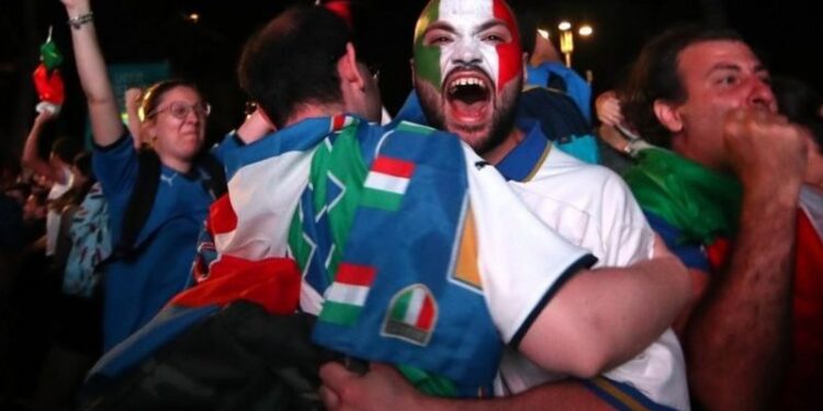 ’Ntushobora kwishima birenze ibi’ – Umufana w’Ubutaliyani nyuma yo gutsinda Ubwongereza kuri ’final’ ya Euro 2020