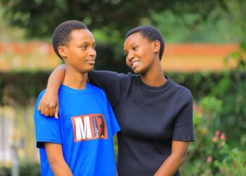 Umwuka mubi hagati y’Umunyamakuru M Irénée n’umubyeyi wa Vestine na Dorcas