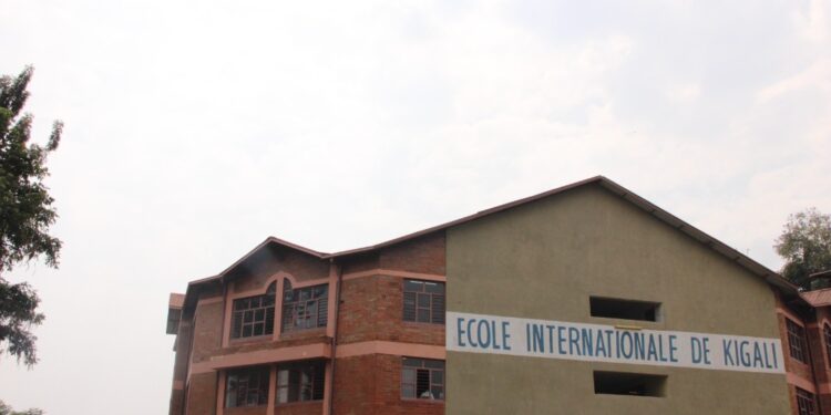 ITANGAZO RIHAMAGARIRA ABABYEYI BOSE KUZA KWANDIKISHA ABANA BABO MURI ECOLE INTERNATIONALE DE KIGALI MU MWAKA W’AMASHURI WA  2021/2022