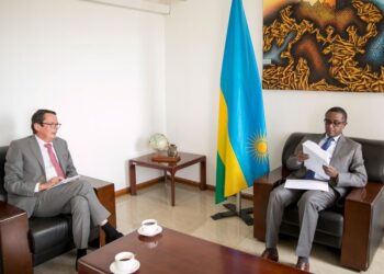 Minisitiri Biruta yakiriye Ambasaderi Versmessen guhagararira u Bubiligi mu Rwanda