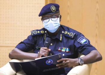Polisi iraburira abajya mu tubari bakarenga ku mabwiriza yo kwirinda #COVID19