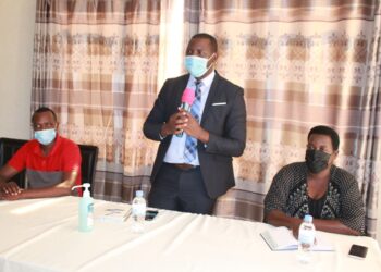 Amajyepfo :  Abatuye mu Karere ka Kamonyi  ntibumva impamvu bakuwe mu mijyi  iri gutera imbere yunganira Kigali