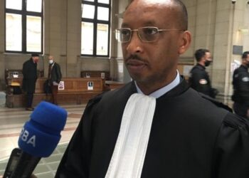 Paris: Umunyamategeko arasobanura impamvu bamwe mu batangabuhamya bivuguruza mu rukiko