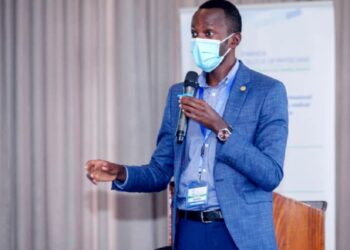 Covid-19: Abanze gukingirwa bashobora gutuma abakingiwe bahabwa inkingo zirenze eshatu