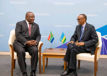 Perezida Kagame yifurije mugenzi we wa Afurika y’Epfo Ramaphosa gukira COVID-19 vuba