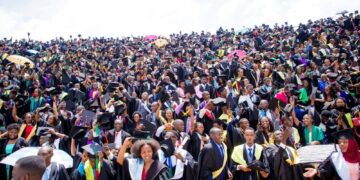 Impungenge ku barangiza kaminuza n’amashuri makuru mu Rwanda bafite ubumenyi ‘bucagase’