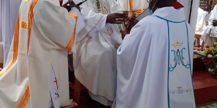 Gikongoro: Padiri wari umaze amezi atanu ahawe inshingano yasezeye