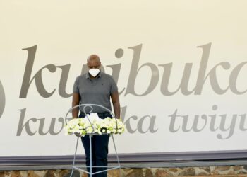 Lt. Gen Muhoozi Kainerugaba yasuye urwibutso rwa Kigali ku Gisozi