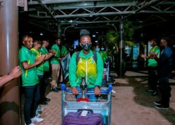 Ikipe y’Igihugu y’abagore ya Cricket yasesekaye i Kigali yakirwa gitwari