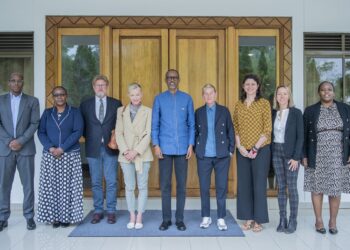 Perezida Kagame yakiriye Ellen DeGeneres n’umufasha we