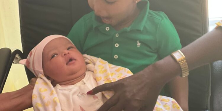 Perezida Kagame yungutse umwuzukuru ashimira Ange Kagame n’umugabo we bibarutse ubuheta