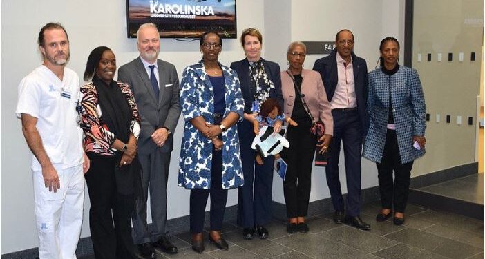 Madamu Jeannette ari muri Suede aho yasuye ibikorwa bitandukanye