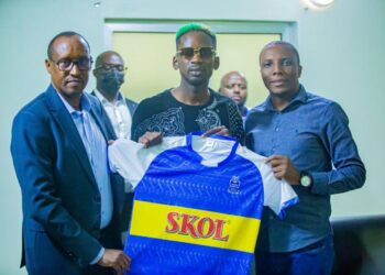 Biravugwa ko Kompanyi y’Umuhanzi Mr Eazi igiye gukorana na Rayon sport