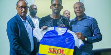 Biravugwa ko Kompanyi y’Umuhanzi Mr Eazi igiye gukorana na Rayon sport