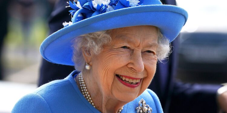 Umwamikazi w’Ubwongereza Elizabeth II yatanze ku myaka 96 y’amavuko