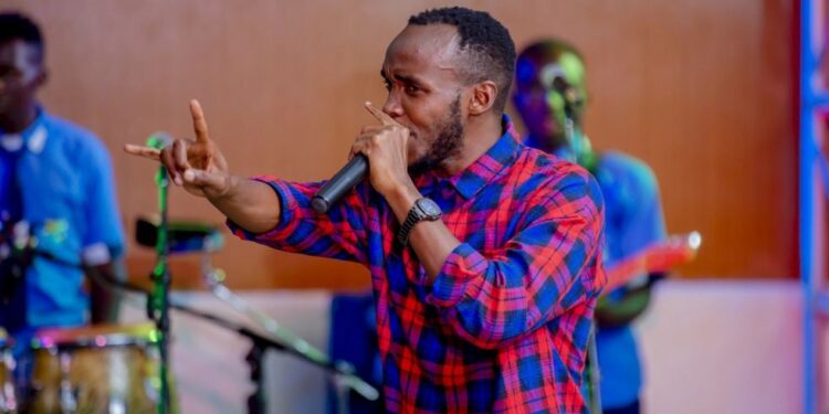 Umuraperi Danny na None yagizwe umwere ku cyaha cyo gukubita umugore babyaranye